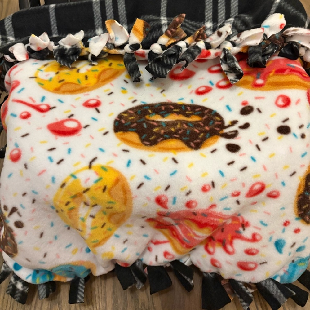 Cozy Donut Print Kids Blanket